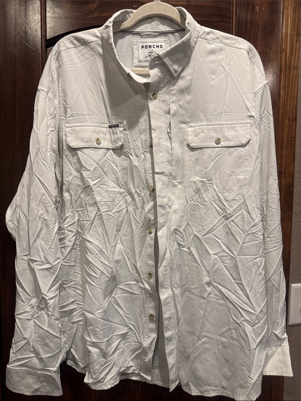 Poncho Men’s White Casual Long-Sleeve Button-Down Shirt